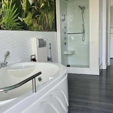 Pomba House Villa *