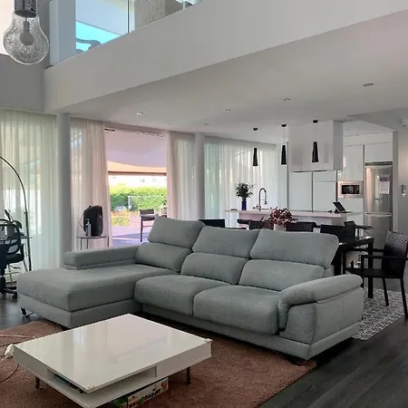 Villa Pomba House *