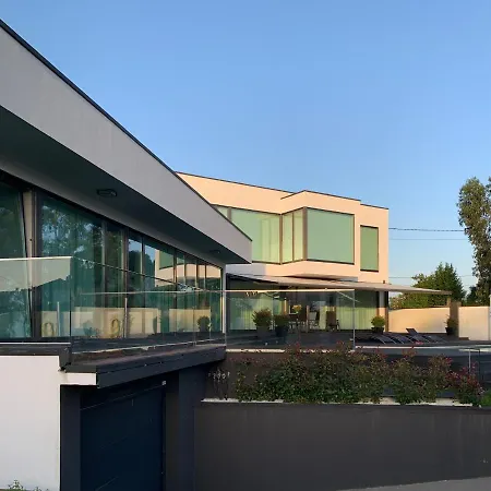 Pomba House