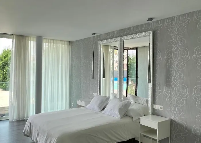 Villa Pomba House *